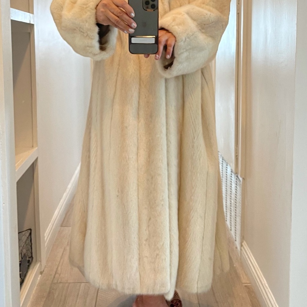 MINK COAT EXTRA LG USED FOR MOVIE PROPS